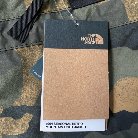 THE NORTH FACE 1994 Retro Mountain Light Jacket - Picture 10 of 15